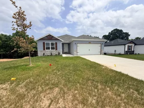 585 Bailiwick Dr, Rogersville, MO 65742