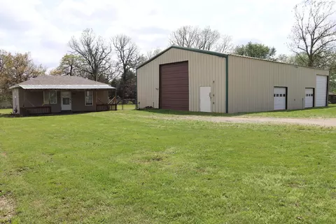 699 W Ragsdale St, Seymour, MO 65746
