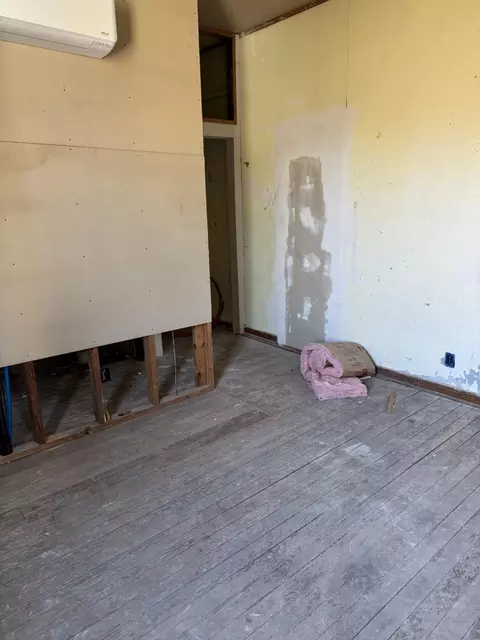 Bedroom - 7637 North St, Seligman, MO 65745 photo 3 of 3