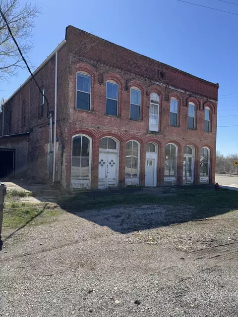 7637 North St, Seligman, MO 65745