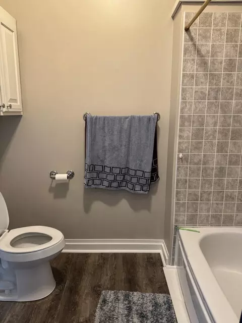 Bath - 7637 North St, Seligman, MO 65745 photo 1 of 6