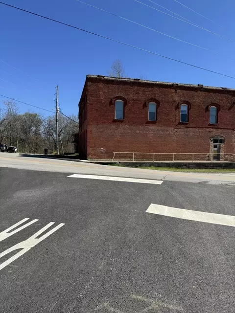 Exterior - 7637 North St, Seligman, MO 65745 photo 2 of 3