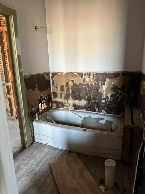 Bath - 7637 North St, Seligman, MO 65745 photo 4 of 6