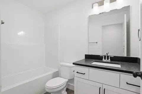 Bath - 5218 S Morgan Ave, Battlefield, MO 65619 photo 1 of 3