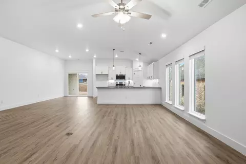 Living - 5218 S Morgan Ave, Battlefield, MO 65619 photo 3 of 12
