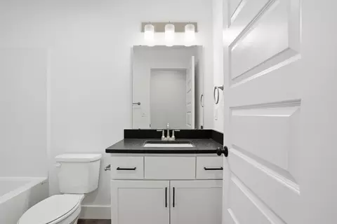 Bath - 5218 S Morgan Ave, Battlefield, MO 65619 photo 2 of 3