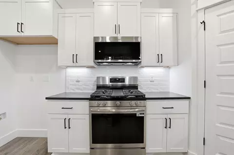 Kitchen - 5218 S Morgan Ave, Battlefield, MO 65619 photo 6 of 6