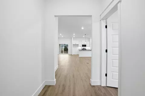 Entry Way - 5218 S Morgan Ave, Battlefield, MO 65619 photo 1 of 4