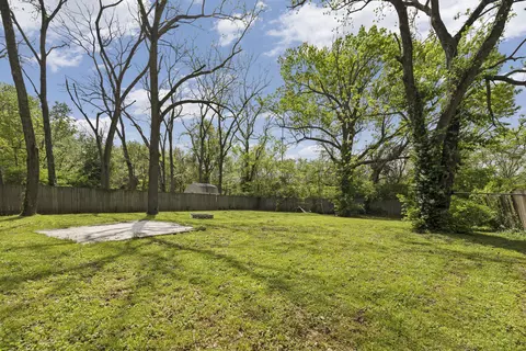 Exterior - 1237 S Brite Ave, Springfield, MO 65807 photo 4 of 5