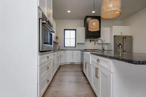 Kitchen - 1840 Tennessee Rd, Ozark, MO 65721 photo 2 of 8