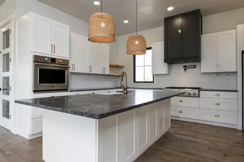 Kitchen - 1840 Tennessee Rd, Ozark, MO 65721 photo 4 of 8