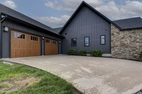 Exterior - 1840 Tennessee Rd, Ozark, MO 65721 photo 10 of 17