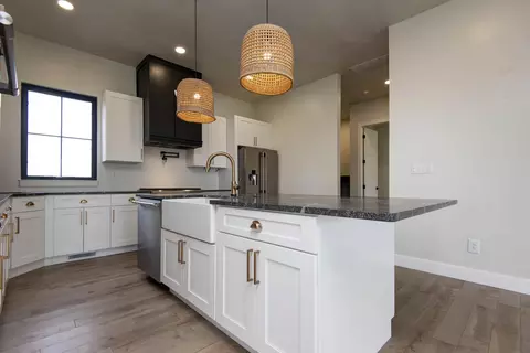 Kitchen - 1840 Tennessee Rd, Ozark, MO 65721 photo 5 of 8