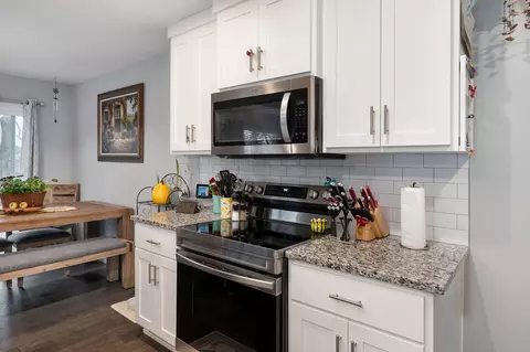 Kitchen - 2123 Bull Run Rd, Ozark, MO 65721 photo 4 of 4