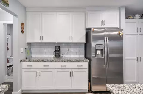 Kitchen - 2123 Bull Run Rd, Ozark, MO 65721 photo 3 of 4
