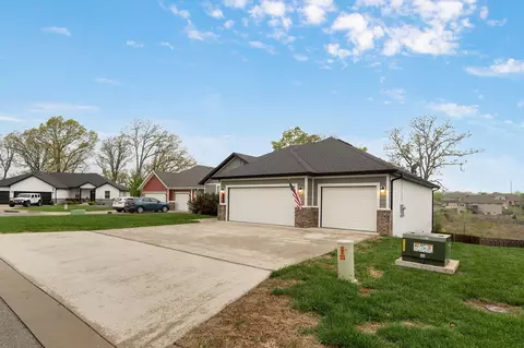 Exterior - 2123 Bull Run Rd, Ozark, MO 65721 photo 4 of 11