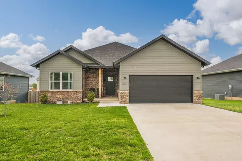 1286 S Birch Ave, Springfield, MO 65802