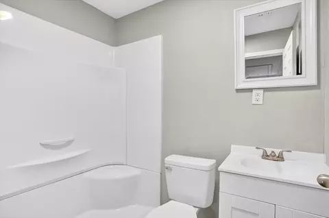 Bath - 154 E Brooks St, Republic, MO 65738 photo 2 of 2