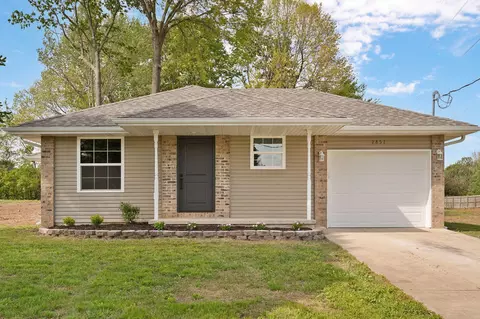 2857 W Sexton Dr, Springfield, MO 65810