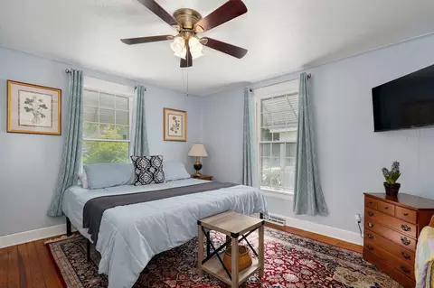 Bedroom - 1462 E Mcdaniel St, Springfield, MO 65802 photo 1 of 3