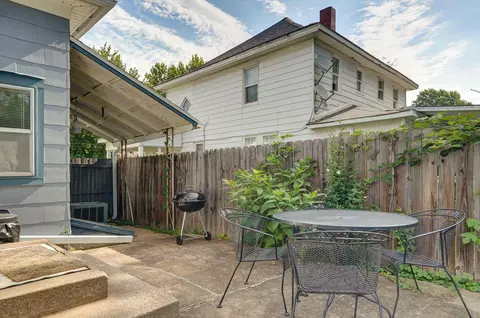 Exterior - 1462 E Mcdaniel St, Springfield, MO 65802 photo 7 of 13