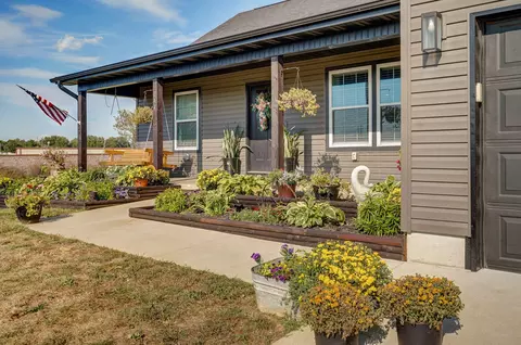 244 N Karen Cir, Seymour, MO 65746