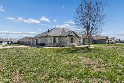 502 Chipmunk Ave, Rogersville, MO 65742