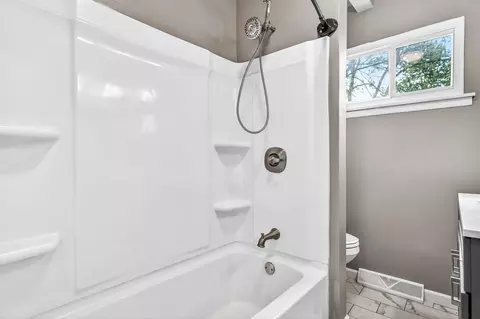 Bath - 3156 E Latoka St, Springfield, MO 65804 photo 3 of 3