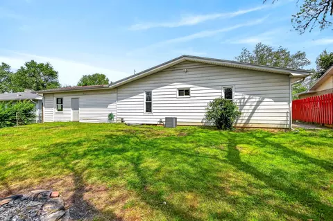 Exterior - 3156 E Latoka St, Springfield, MO 65804 photo 4 of 7