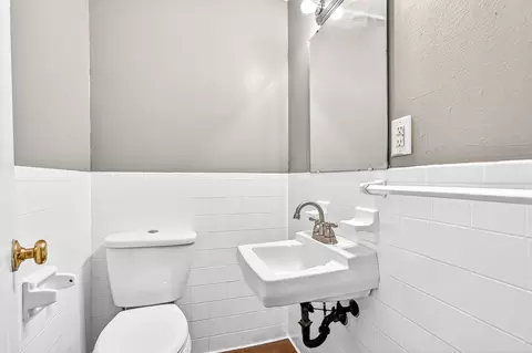 Bath - 3156 E Latoka St, Springfield, MO 65804 photo 1 of 3