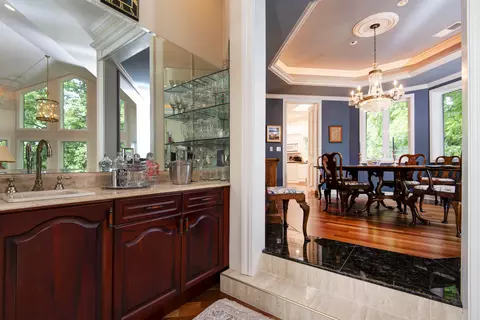 Dining - 458 S Oaks Dr, Springfield, MO 65809 photo 2 of 4