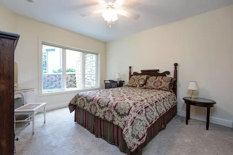Bedroom - 458 S Oaks Dr, Springfield, MO 65809 photo 3 of 5