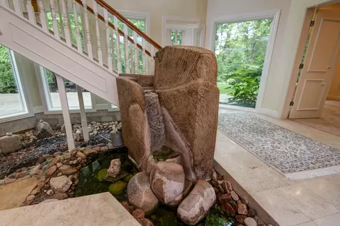 Entry Way - 458 S Oaks Dr, Springfield, MO 65809 photo 5 of 5