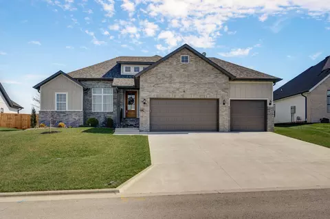 3216 N Marlin Dr, Ozark, MO 65721
