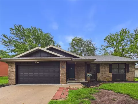 638 S Hampton Ave, Republic, MO 65738