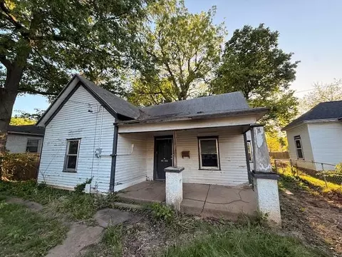 853 S Weaver Ave, Springfield, MO 65806