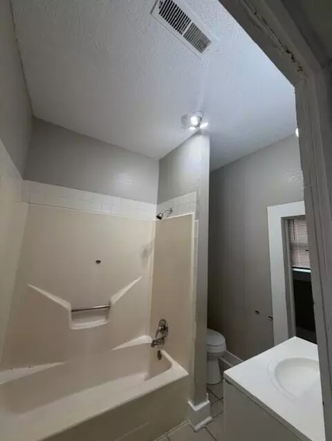 Bath - 906 N Kansas Expy, Springfield, MO 65802 photo 1 of 3