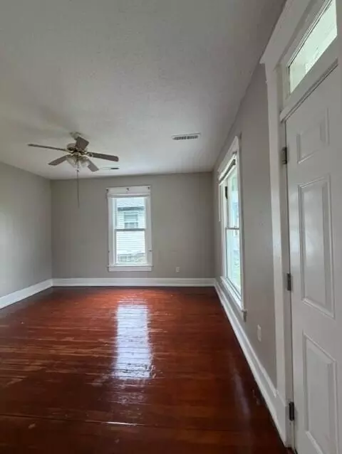 Living - 906 N Kansas Expy, Springfield, MO 65802 photo 2 of 2