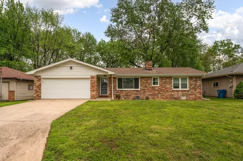 1116 S Paula Ave, Springfield, MO 65804