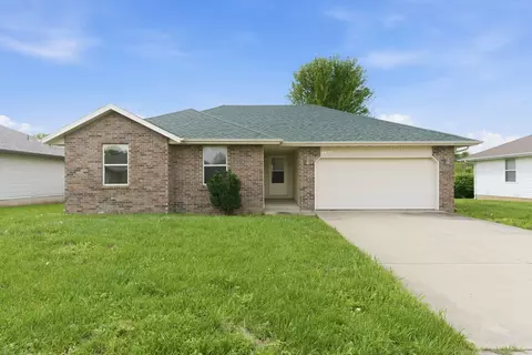 Exterior - 4432 W Huckleberry St, Springfield, MO 65802 photo 2 of 12