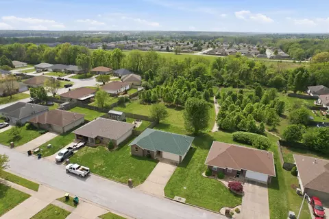 View/Area - 4432 W Huckleberry St, Springfield, MO 65802 photo 5 of 6