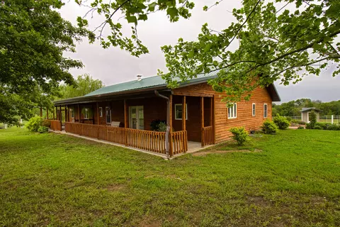Exterior - 17522 E N Hwy, Sheldon, MO 64784 photo 2 of 29