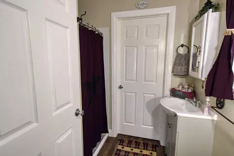 Bath - 17522 E N Hwy, Sheldon, MO 64784 photo 6 of 7