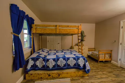 Bedroom - 17522 E N Hwy, Sheldon, MO 64784 photo 4 of 13