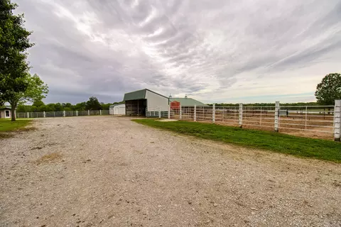 Exterior - 17522 E N Hwy, Sheldon, MO 64784 photo 23 of 29