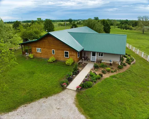 Exterior - 17522 E N Hwy, Sheldon, MO 64784 photo 1 of 29