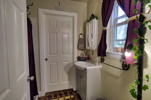 Bath - 17522 E N Hwy, Sheldon, MO 64784 photo 5 of 7