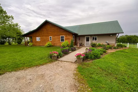 Exterior - 17522 E N Hwy, Sheldon, MO 64784 photo 18 of 29