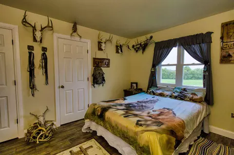 Bedroom - 17522 E N Hwy, Sheldon, MO 64784 photo 7 of 13