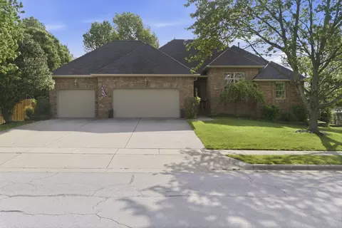 4840 S Prairie View Ave, Battlefield, MO 65619